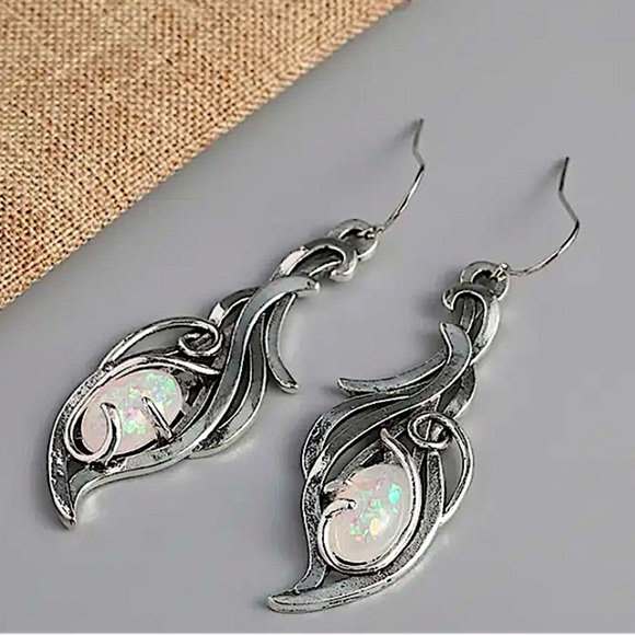 Vintage Opalescent Silver Dangle Earrings Bohemian Tribal Artisan Handmade - Picture 4 of 7